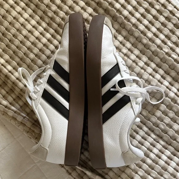 Adidas Classic White and Black Trainers - Picture 2 of 2